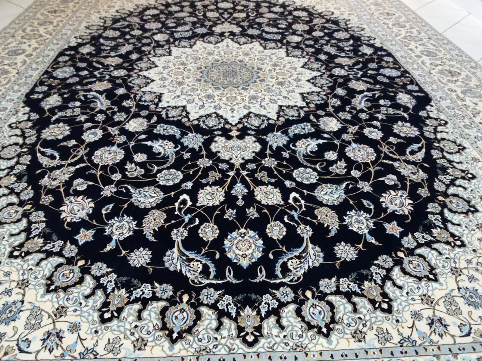 Naeen Hand-Woven Carpet